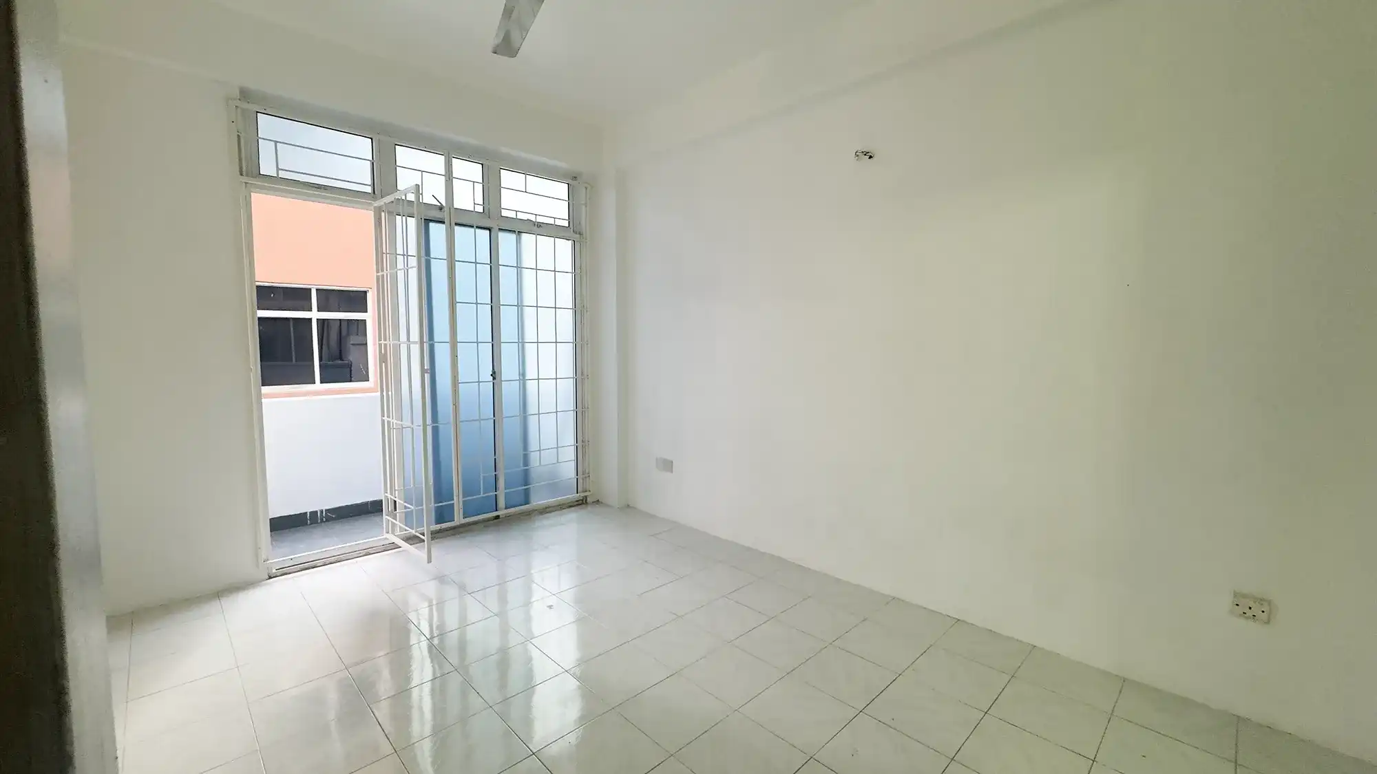 Unfurnished 2 BR for Rent (ML 404) — Gandhakoalhi Magu