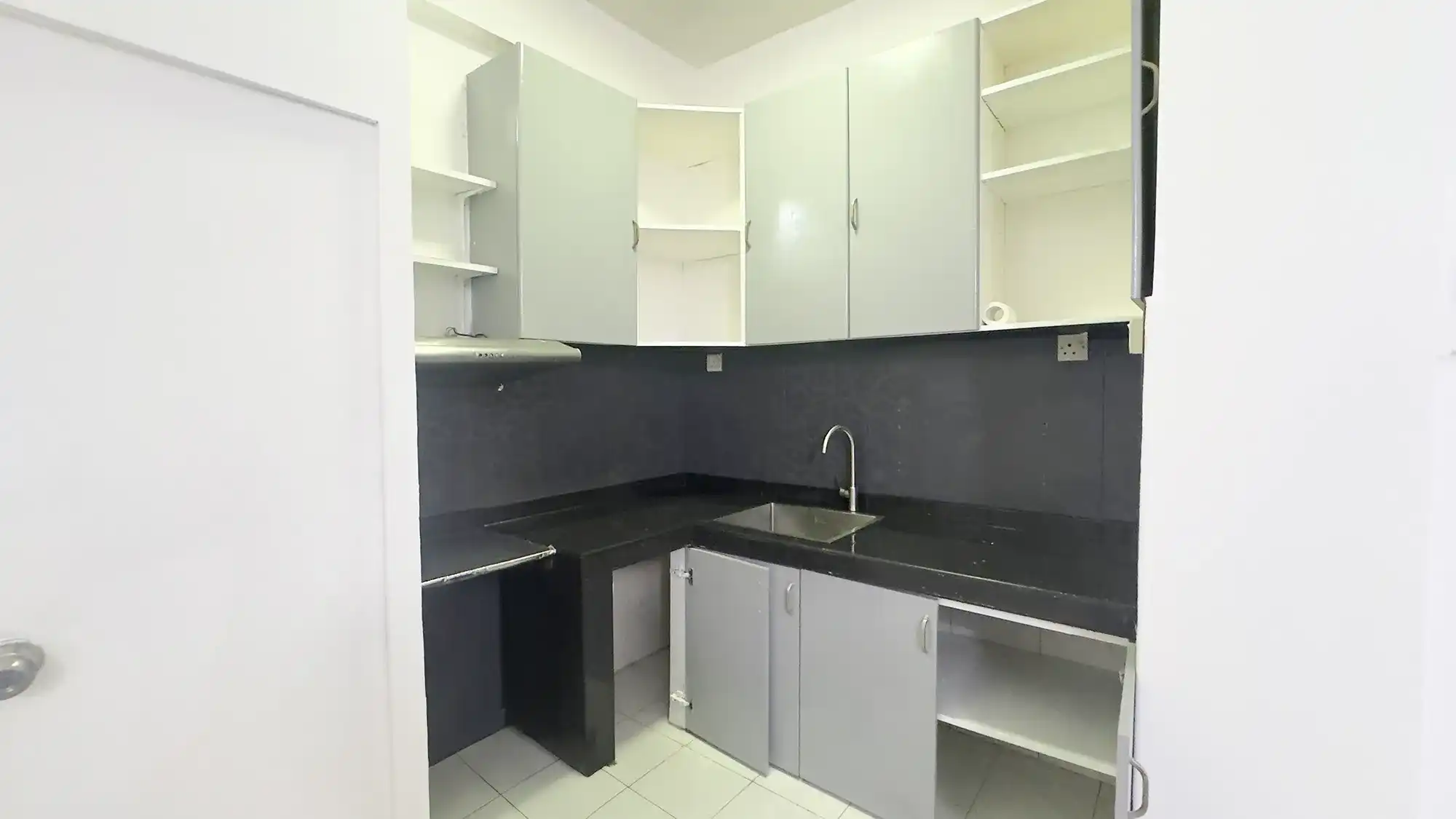 Unfurnished 2 BR for Rent (ML 404) — Gandhakoalhi Magu