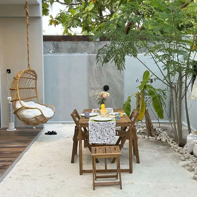 Guesthouse for Sale (IS 142) — Velidhoo