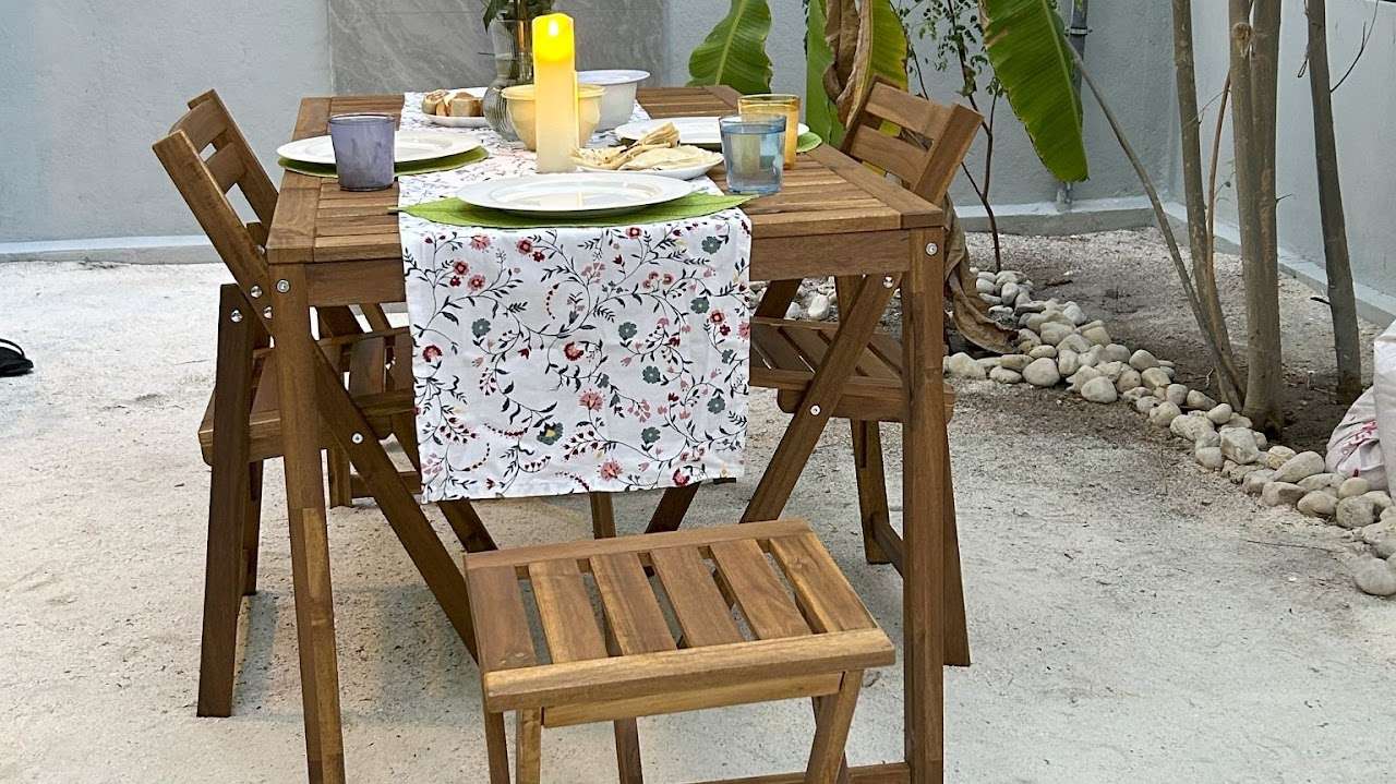 Guesthouse for Sale (IS 142) — Velidhoo